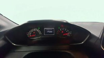 Peugeot 208 PureTech 100 Active 75 kW (100 CV) Peugeot 208 PureTech 100 Active 75 kW (100 CV)