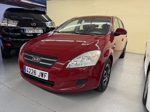 Kia Ceed 1.4 CVVT Concept 74 kW (100 CV)