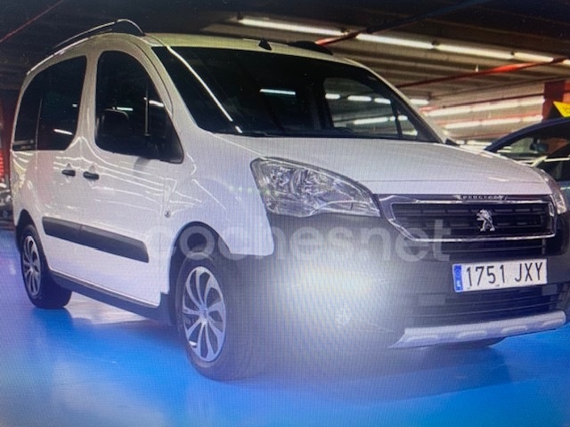 PeugeotPartner Tepee BlueHDi 100 Outdoor 74 kW (100 CV) Vehículo usado en Barcelona - 2 PeugeotPartner Tepee BlueHDi 100 Outdoor 74 kW (100 CV) Vehículo usado en Barcelona - 2