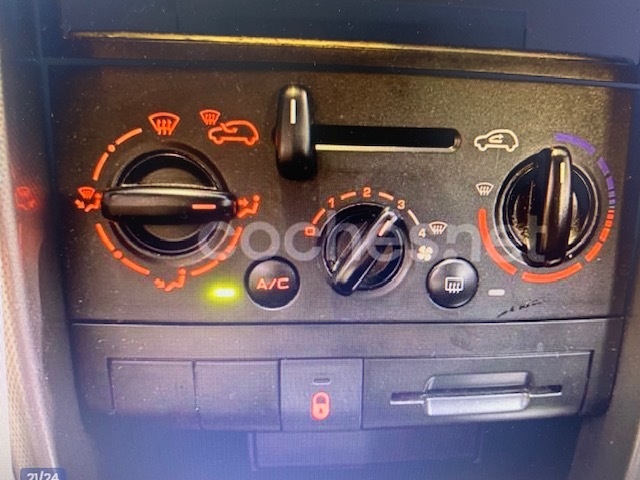 Peugeot207 1.4 Urban 54 kW (75 CV) Vehículo usado en Barcelona - 6 Peugeot207 1.4 Urban 54 kW (75 CV) Vehículo usado en Barcelona - 6