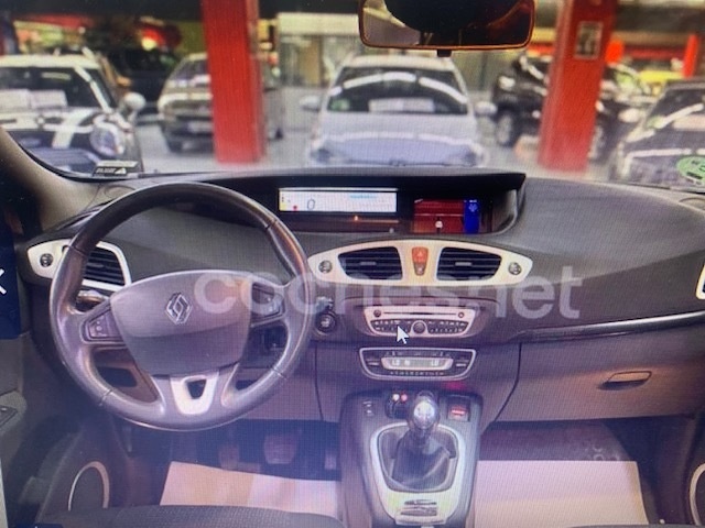 RenaultGrand Scenic Dynamique TCe 96 kW (130 CV) Vehículo usado en Barcelona - 5