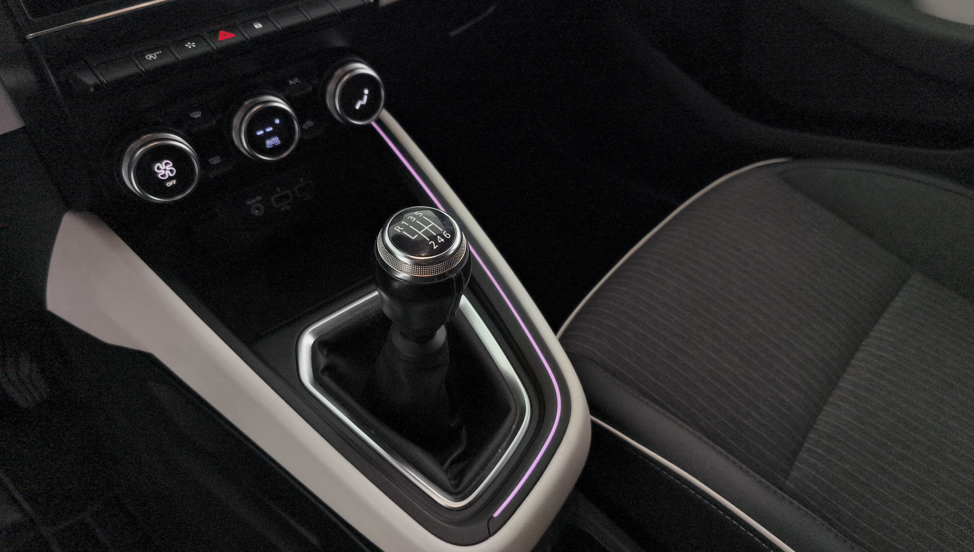 Renault Clio Techno TCe 66 kW (90 CV) - 24