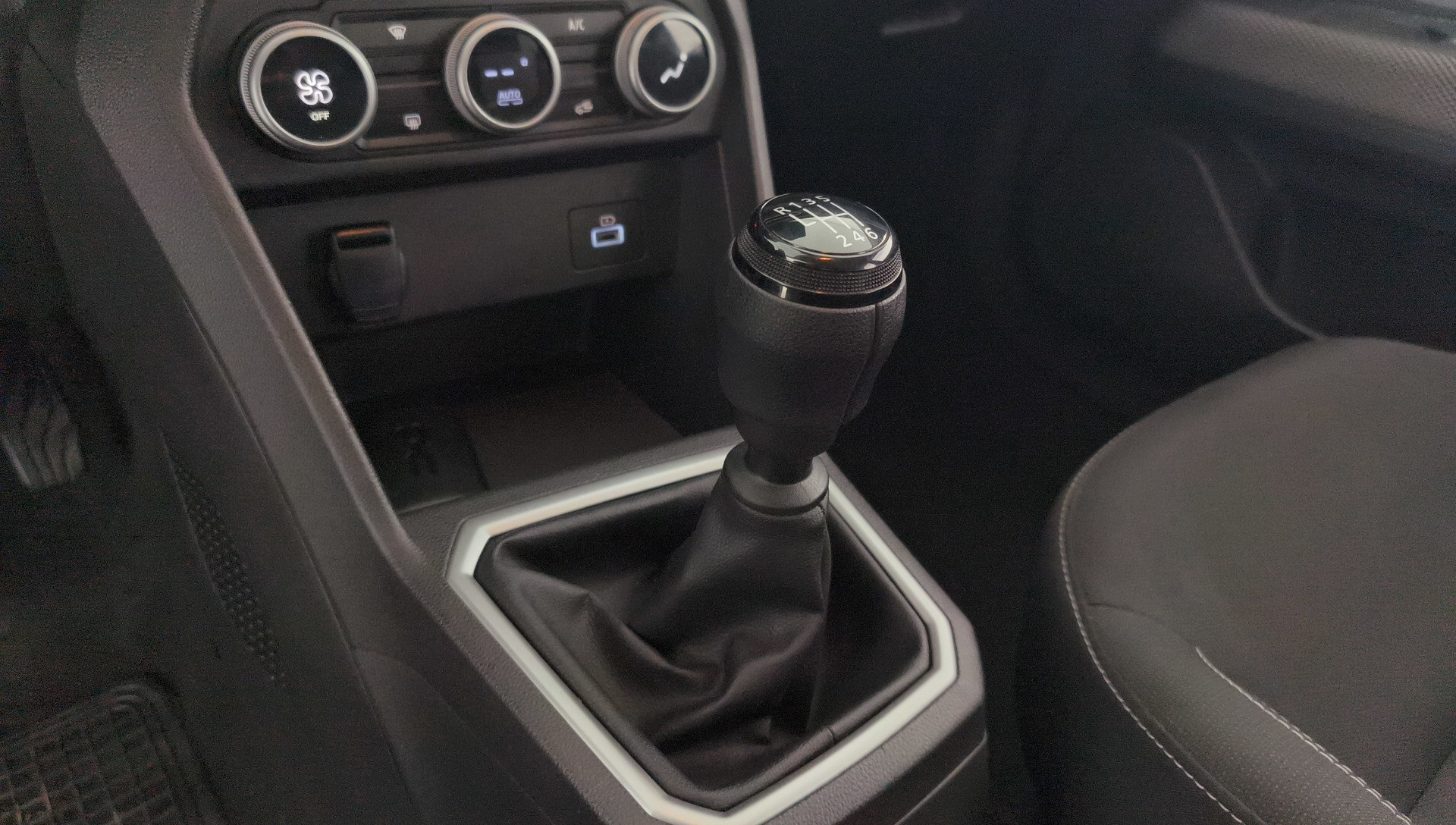 Dacia Jogger Expression TCe 7 plazas 81 kW (110 CV) - 24 Dacia Jogger Expression TCe 7 plazas 81 kW (110 CV) - 24