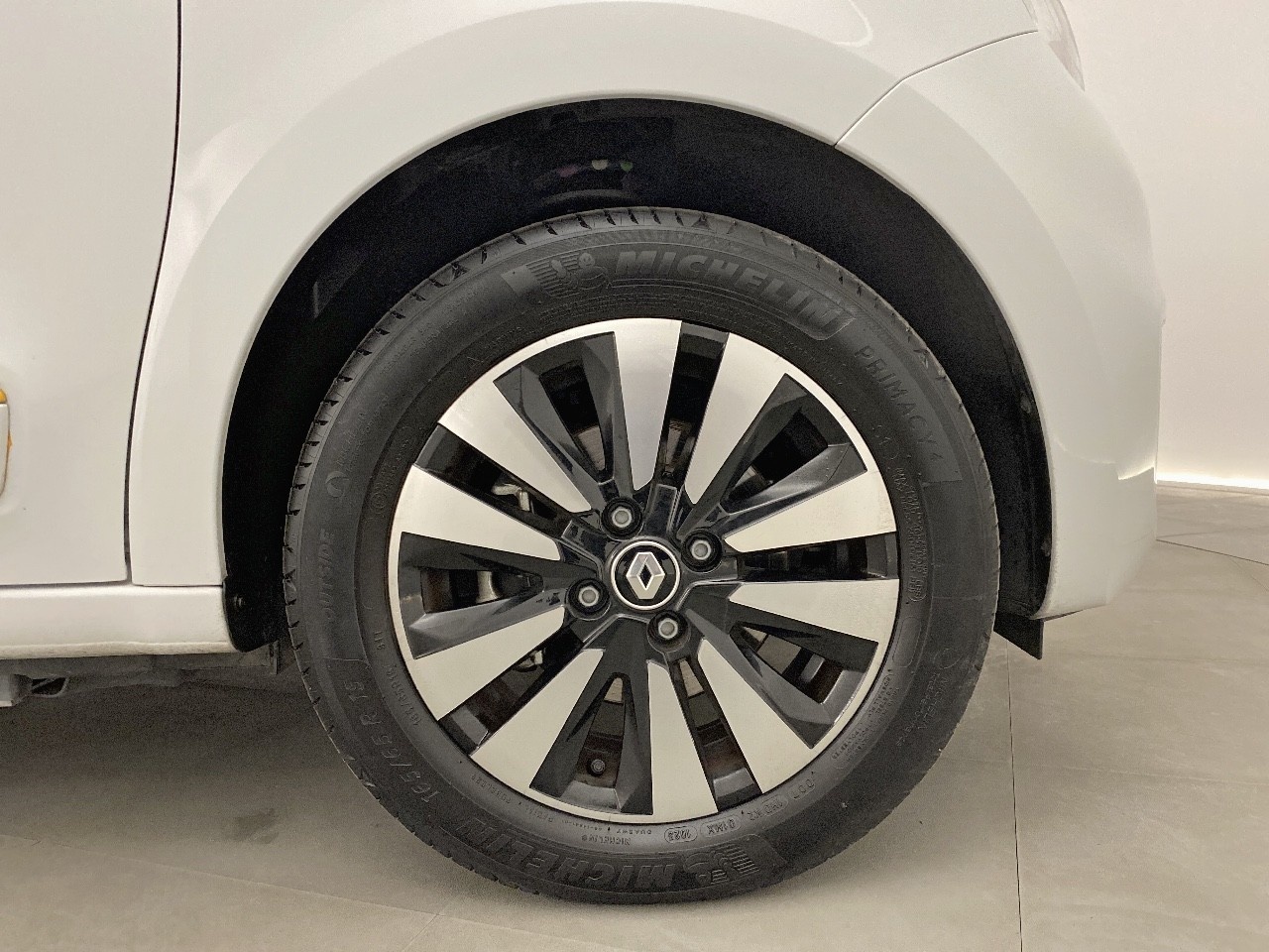 Renault Twingo R80 batería 20kWh 60 kW (81 CV) - 10