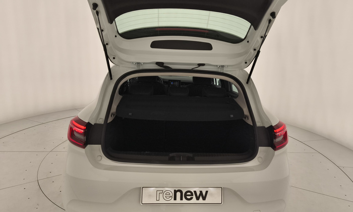 Renault Clio Intens TCe 66 kW (90 CV) - 10 Renault Clio Intens TCe 66 kW (90 CV) - 10