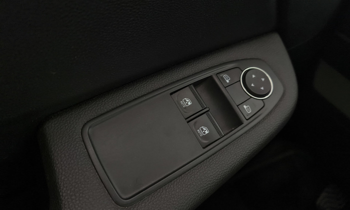 Renault Clio Intens TCe 66 kW (90 CV) - 25 Renault Clio Intens TCe 66 kW (90 CV) - 25