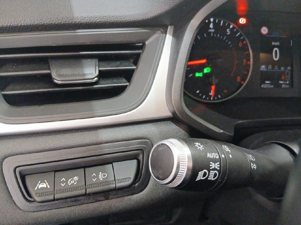 Renault Captur Intens TCe 74 kW (100 CV) - 19 Renault Captur Intens TCe 74 kW (100 CV) - 19