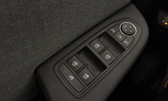 Renault Clio Techno Eco-G 74 kW (100 CV) - 25 Renault Clio Techno Eco-G 74 kW (100 CV) - 25