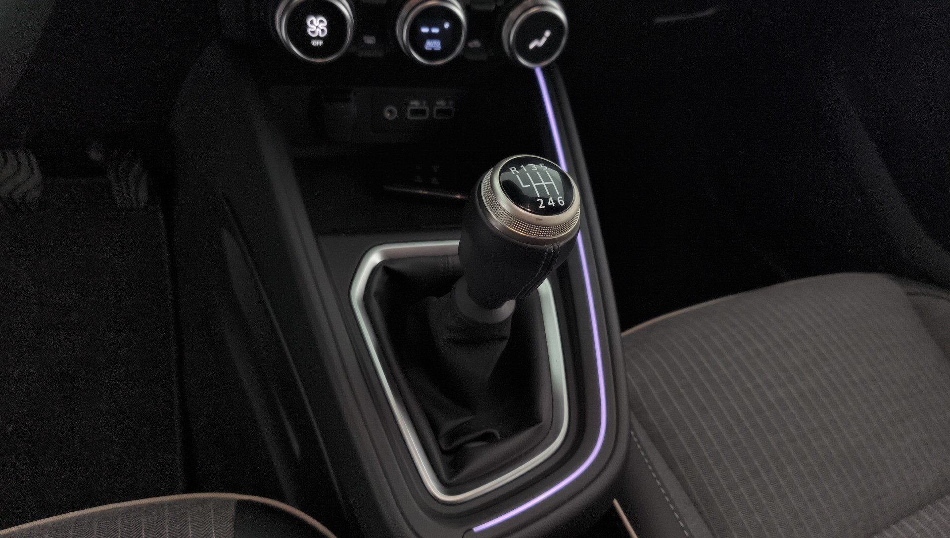 Renault Clio Techno Eco-G 74 kW (100 CV) - 23