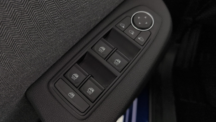 Renault Clio Techno Eco-G 74 kW (100 CV) - 25 Renault Clio Techno Eco-G 74 kW (100 CV) - 25