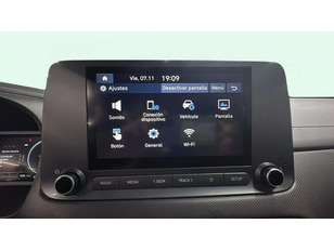 Hyundai Kona 1.6 GDI HEV Maxx DCT 104 kW (141 CV) Hyundai Kona 1.6 GDI HEV Maxx DCT 104 kW (141 CV)