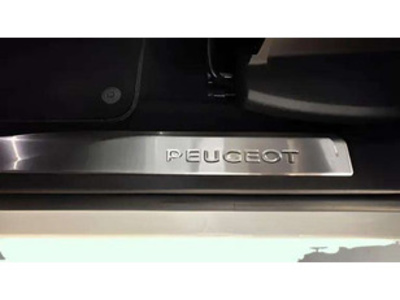 Peugeot 5008 1.2 PureTech Active 96 kW (130 CV) Peugeot 5008 1.2 PureTech Active 96 kW (130 CV)