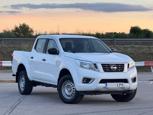 NissanNavara PickUp 2.3 dCi Doble Cabina Acenta Style 120 kW (163 CV) Vehículo usado en Barcelona - 3