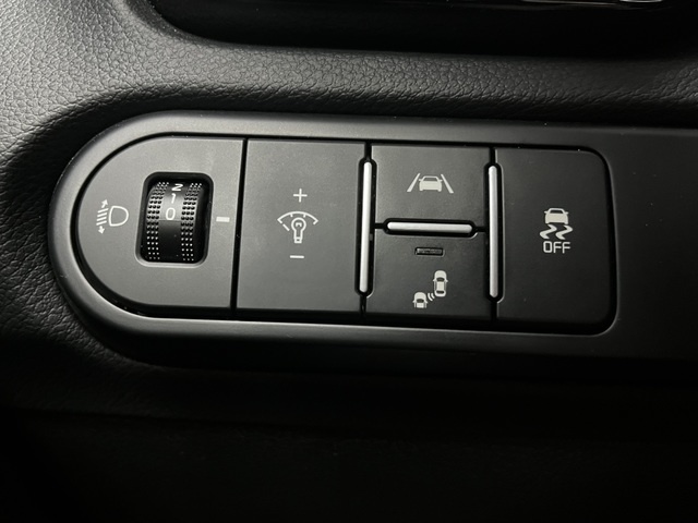 KiaCeed 1.5 MHEV GT Line DCT 118 kW (160 CV) Vehículo usado en Barcelona - 14 KiaCeed 1.5 MHEV GT Line DCT 118 kW (160 CV) Vehículo usado en Barcelona - 14