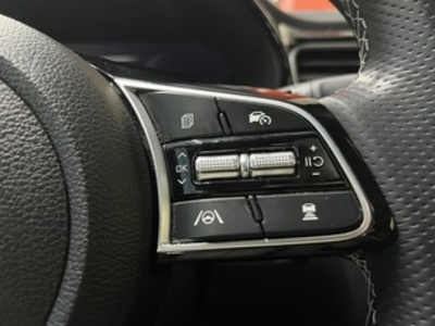 Kia Ceed 1.5 MHEV GT Line DCT 118 kW (160 CV) Kia Ceed 1.5 MHEV GT Line DCT 118 kW (160 CV)