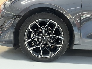 Kia Ceed 1.5 MHEV GT Line DCT 118 kW (160 CV)