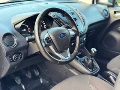 Ford Transit Courier Furgon 1.0 EcoBoost Trend 75 kW (100 CV) Ford Transit Courier Furgon 1.0 EcoBoost Trend 75 kW (100 CV)