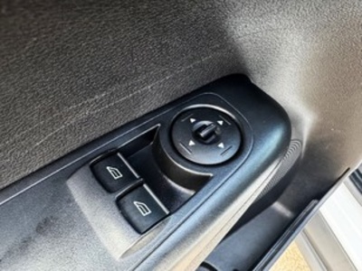 Ford Transit Courier Furgon 1.0 EcoBoost Trend 75 kW (100 CV) Ford Transit Courier Furgon 1.0 EcoBoost Trend 75 kW (100 CV)