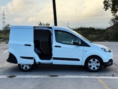 Ford Transit Courier Furgon 1.0 EcoBoost Trend 75 kW (100 CV) Ford Transit Courier Furgon 1.0 EcoBoost Trend 75 kW (100 CV)