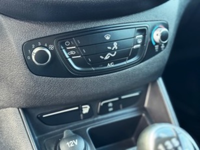 Ford Transit Courier Furgon 1.0 EcoBoost Trend 75 kW (100 CV) Ford Transit Courier Furgon 1.0 EcoBoost Trend 75 kW (100 CV)