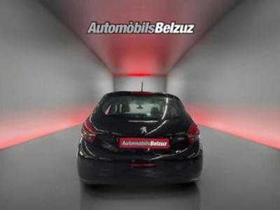 Peugeot 208 1.6 BlueHDI Allure 73 kW (100 CV) Peugeot 208 1.6 BlueHDI Allure 73 kW (100 CV)