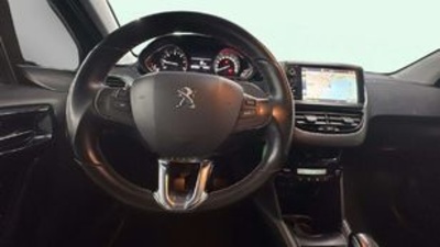 Peugeot 208 1.6 BlueHDI Allure 73 kW (100 CV) Peugeot 208 1.6 BlueHDI Allure 73 kW (100 CV)