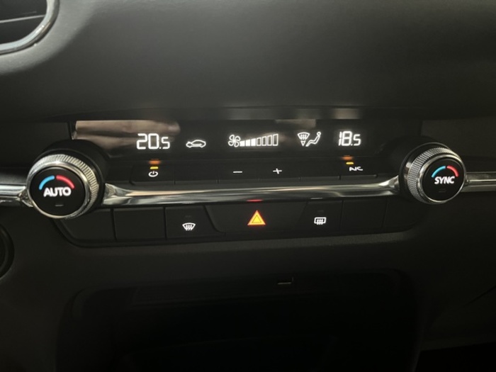 MazdaCX-30 2.0 Skyactiv-G Evolution 2WD 90 kW (122 CV) Vehículo usado en Barcelona - 28 MazdaCX-30 2.0 Skyactiv-G Evolution 2WD 90 kW (122 CV) Vehículo usado en Barcelona - 28