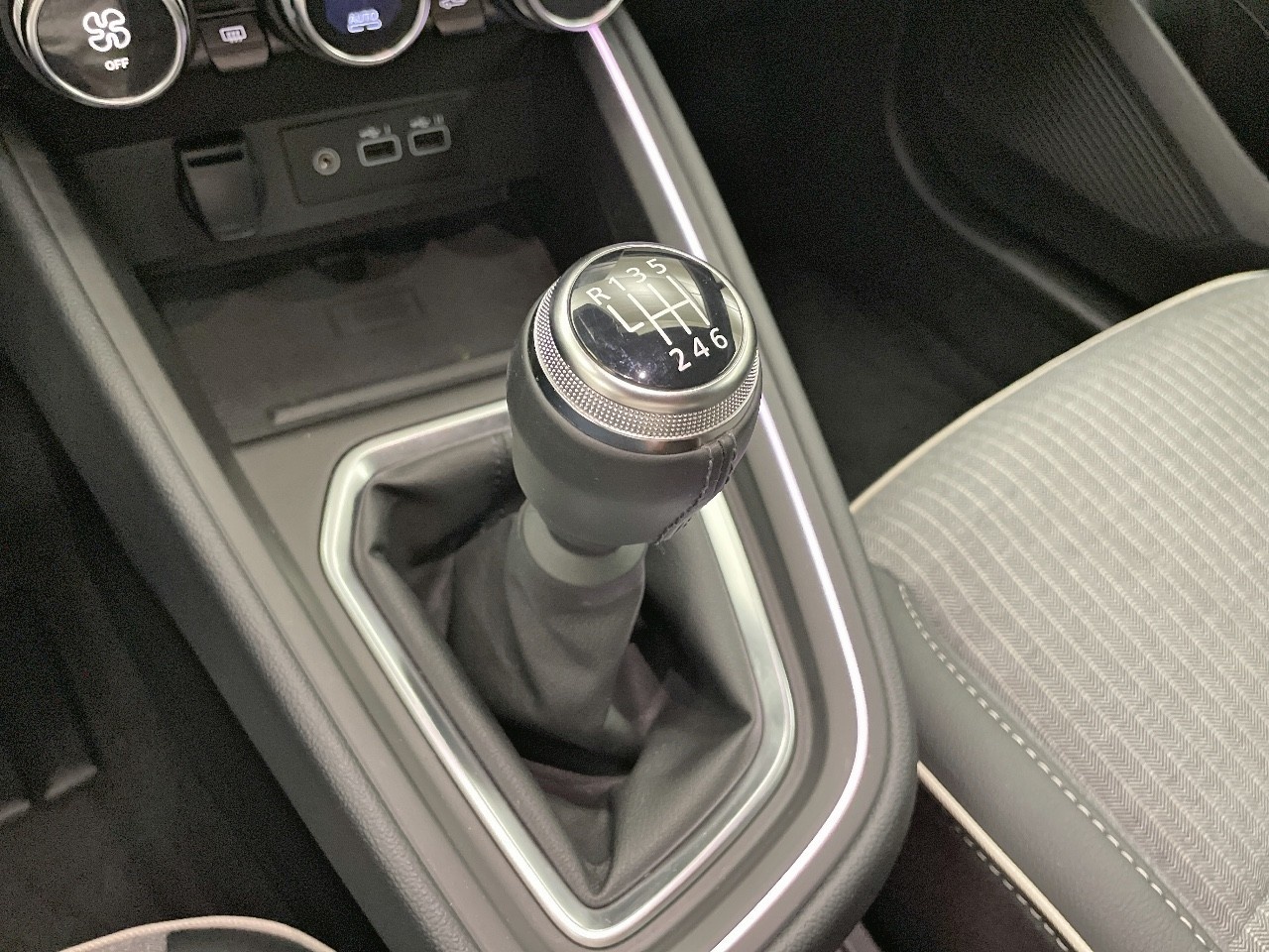 Renault Clio Techno TCe 66 kW (90 CV) - 10