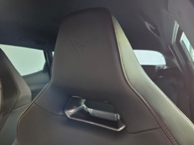 CUPRA Formentor 1.5 TSI e-Hybrid VZ Extreme DSG 200 kW (272 CV) CUPRA Formentor 1.5 TSI e-Hybrid VZ Extreme DSG 200 kW (272 CV)