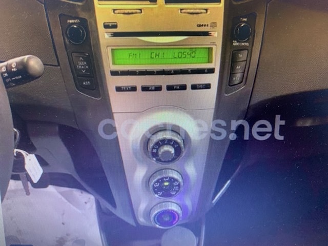 ToyotaYaris 1.3 VVT-i Sol 64 kW (87 CV) Vehículo usado en Barcelona - 8