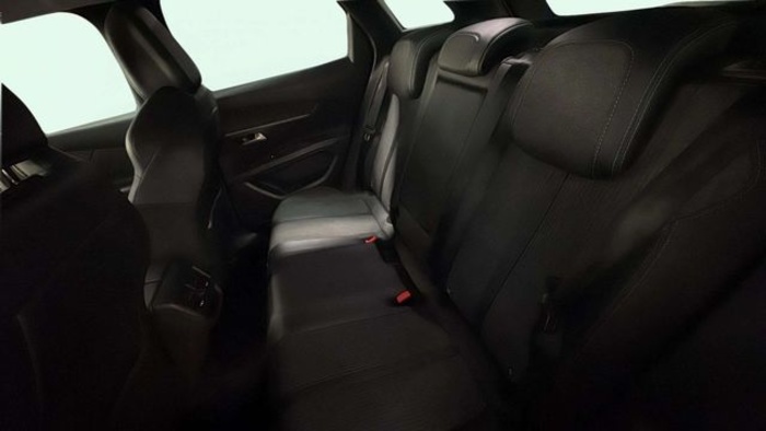 Peugeot3008 BlueHDI 130 S&S Allure EAT8 96 kW (130 CV) Vehículo usado en Barcelona - 10 Peugeot3008 BlueHDI 130 S&S Allure EAT8 96 kW (130 CV) Vehículo usado en Barcelona - 10