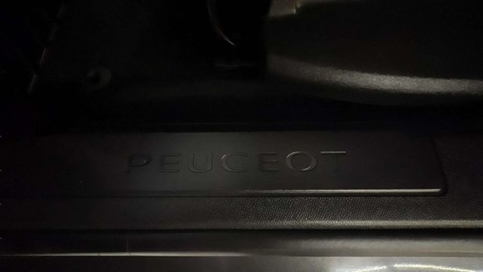 Peugeot3008 BlueHDI 130 S&S Allure EAT8 96 kW (130 CV) Vehículo usado en Barcelona - 20 Peugeot3008 BlueHDI 130 S&S Allure EAT8 96 kW (130 CV) Vehículo usado en Barcelona - 20