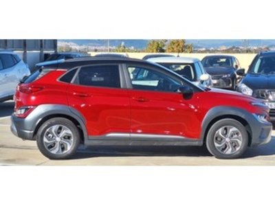 Hyundai Kona 1.6 GDI HEV Maxx DCT 104 kW (141 CV) Hyundai Kona 1.6 GDI HEV Maxx DCT 104 kW (141 CV)