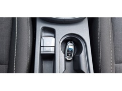 Hyundai Kona 1.6 GDI HEV Maxx DCT 104 kW (141 CV) Hyundai Kona 1.6 GDI HEV Maxx DCT 104 kW (141 CV)