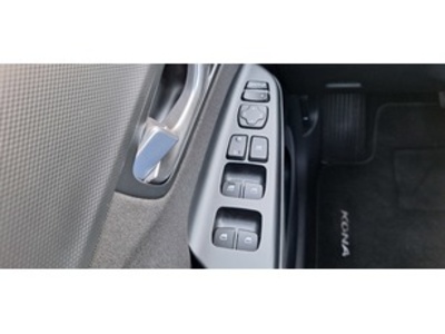 Hyundai Kona 1.6 GDI HEV Maxx DCT 104 kW (141 CV) Hyundai Kona 1.6 GDI HEV Maxx DCT 104 kW (141 CV)