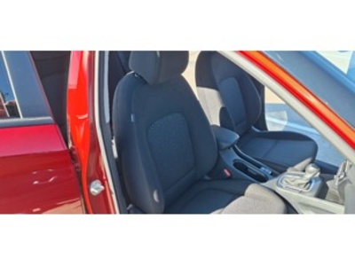 Hyundai Kona 1.6 GDI HEV Maxx DCT 104 kW (141 CV) Hyundai Kona 1.6 GDI HEV Maxx DCT 104 kW (141 CV)