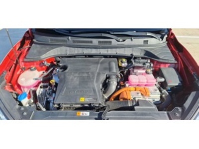 Hyundai Kona 1.6 GDI HEV Maxx DCT 104 kW (141 CV) Hyundai Kona 1.6 GDI HEV Maxx DCT 104 kW (141 CV)