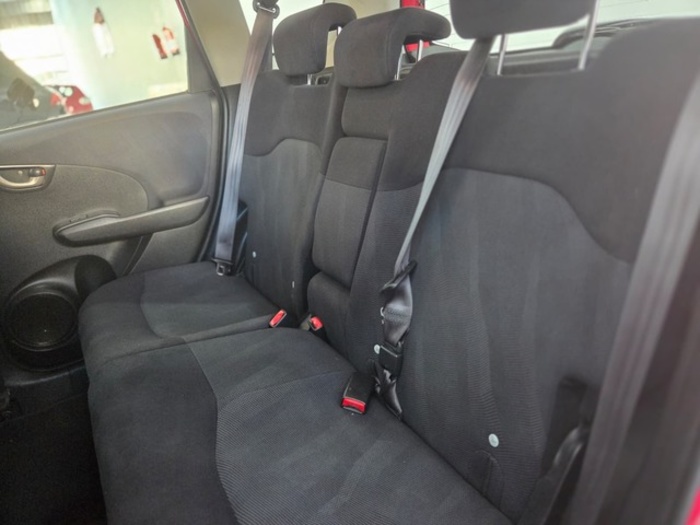 HondaJazz 1.4 i-VTEC Executive i-Shift 74 kW (100 CV) Vehículo usado en Barcelona - 14 HondaJazz 1.4 i-VTEC Executive i-Shift 74 kW (100 CV) Vehículo usado en Barcelona - 14