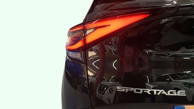 KiaSportage 1.6 T-GDi HEV Drive 4x2 158 kW (215 CV) Vehículo usado en Barcelona - 18