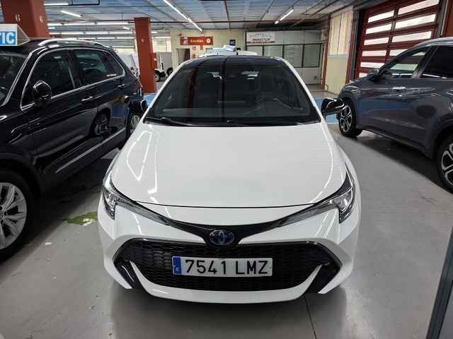 ToyotaCorolla 1.8 125 Híbrido Active Tech E-CVT 90 kW (122 CV) Vehículo usado en Barcelona - 1