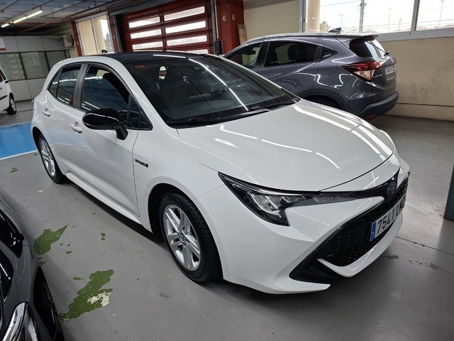 ToyotaCorolla 1.8 125 Híbrido Active Tech E-CVT 90 kW (122 CV) Vehículo usado en Barcelona - 2