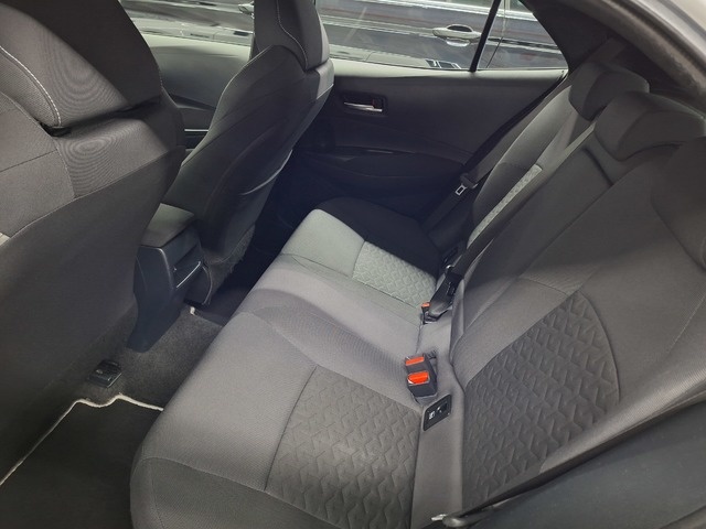 ToyotaCorolla 1.8 125 Híbrido Active Tech E-CVT 90 kW (122 CV) Vehículo usado en Barcelona - 9