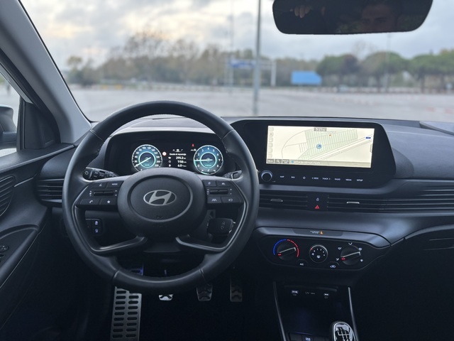 HyundaiBayon 1.0 TGDI 48V Tecno 74 kW (100 CV) Vehículo usado en Barcelona - 12