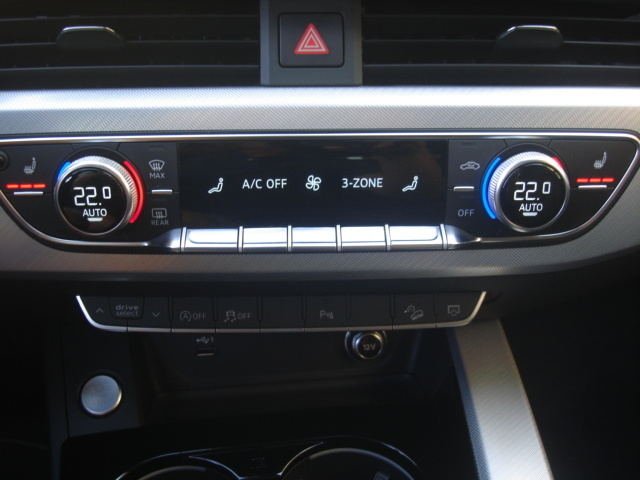 AudiA4 Allroad 45 TFSI quattro 195 kW (265 CV) S tronic Vehículo usado en Barcelona - 28