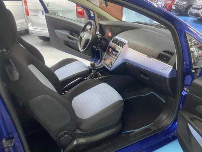 FiatGrande Punto 1.4 Active 57 kW (77 CV) Vehículo usado en Barcelona - 8 FiatGrande Punto 1.4 Active 57 kW (77 CV) Vehículo usado en Barcelona - 8