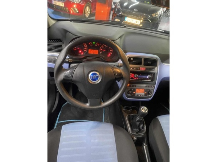 FiatGrande Punto 1.4 Active 57 kW (77 CV) Vehículo usado en Barcelona - 12 FiatGrande Punto 1.4 Active 57 kW (77 CV) Vehículo usado en Barcelona - 12