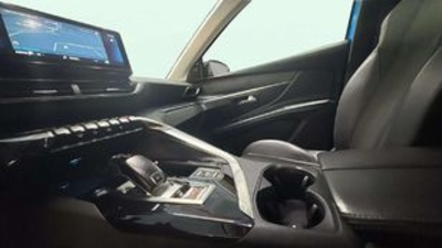 Peugeot 3008 BlueHDI 130 S&S Allure EAT8 96 kW (130 CV) Peugeot 3008 BlueHDI 130 S&S Allure EAT8 96 kW (130 CV)