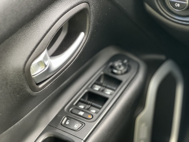 JeepRenegade 1.6 Multijet Longitude 4x2 88 kW (120 CV) Vehículo usado en Barcelona - 19