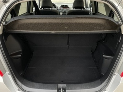 Honda Jazz 1.4 i-VTEC Elegance 74 kW (100 CV) Honda Jazz 1.4 i-VTEC Elegance 74 kW (100 CV)