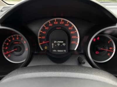 Honda Jazz 1.4 i-VTEC Elegance 74 kW (100 CV) Honda Jazz 1.4 i-VTEC Elegance 74 kW (100 CV)